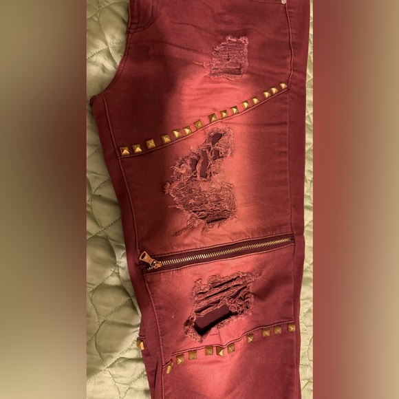 ❤️Women’s Distressed Studded Jeans❤️Rust Color❤️Size 11/12❤️BLUE TOPIC❤️ - Picture 2 of 13